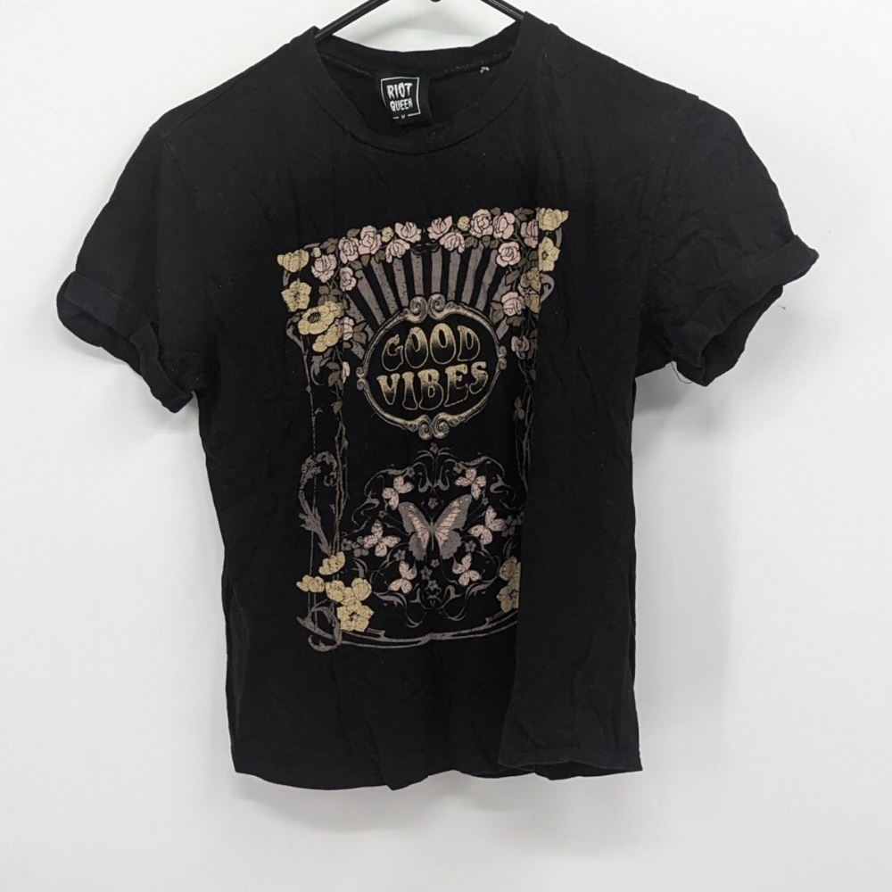 Riot queen‎ women’s Black graphic tee, good vibes Size medium